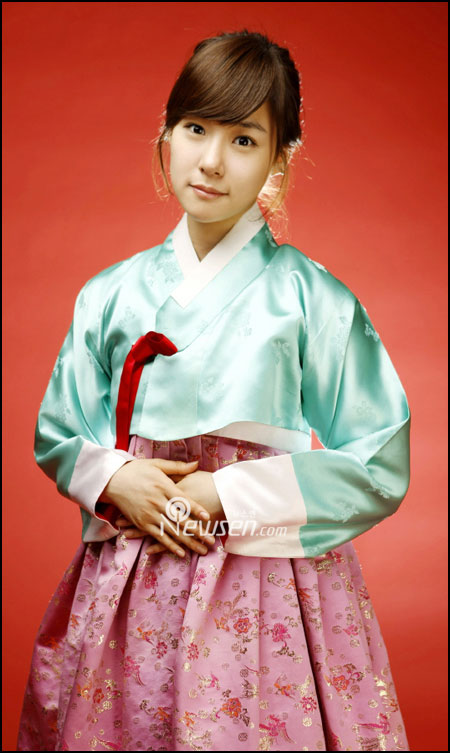 SNSD Tiffany in Hanbok