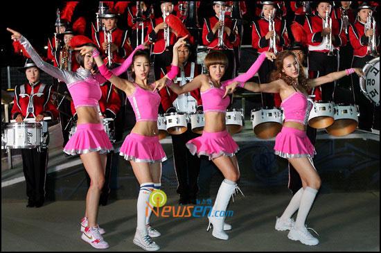 Korean pop group Jewelry in cheerleaders uniforms