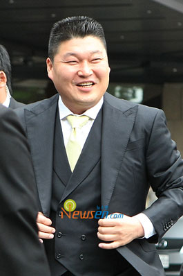 Kang Ho-dong at Yoo Jae-suk wedding in Seoul, Korea