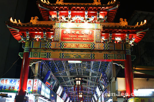 Hwahsi tourist night market in Taipei, Taiwan