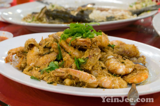Prawn dish of a Chinese banquet at Kok Thai restaurant, Ipoh, Malaysia