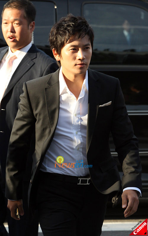 Picture of Korean actor Ji Sung at Kwon Sang-woo wedding ceremony