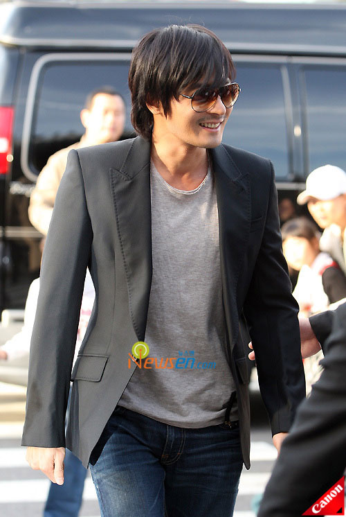 Picture of Korean actor Jang Dong-gun at Kwon Sang-woo wedding ceremony