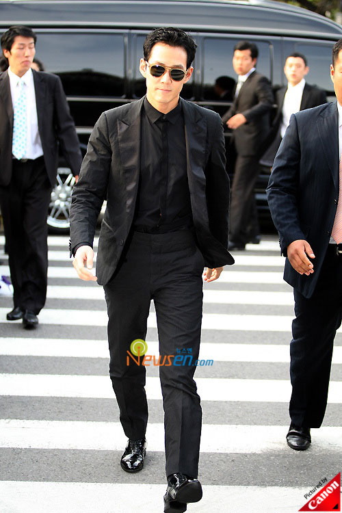 Picture of Korean actor Lee Jung-jae at Kwon Sang-woo wedding ceremony