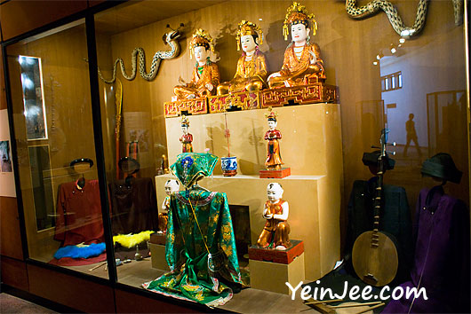 Traditional Chinese costumes at Vietnam Museum of Ethnology in Hanoi