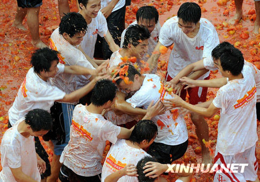 Picture of tomato war in Dongguan city, China