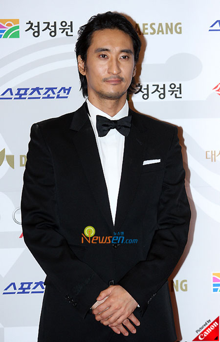 Korean actor Shin Hyun-joon at Blue Dragon Film Awards 2008 in Seoul