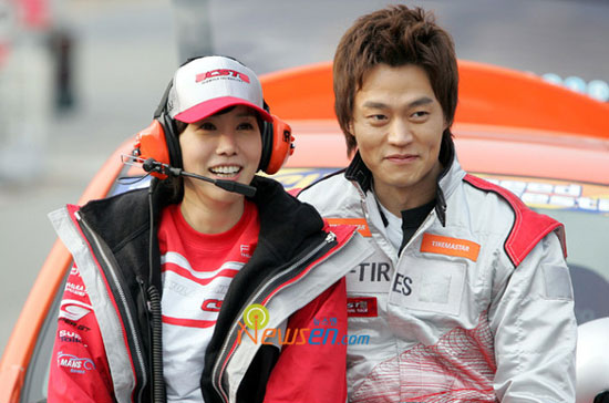 Picture of Korean stars Lee Seo-jin and Kim Jung-eun