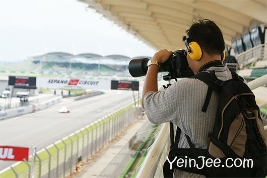Pro-geared photographer at Super GT Malaysia 2008