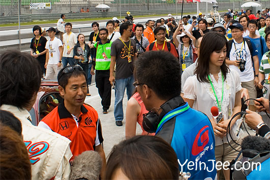 Japanese media interviewing Keiichi Tsuchiya at Super GT Malaysia 2008
