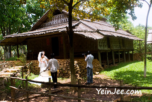 Wedding photography at Museum of Ethnology in Hanoi, Vietnam