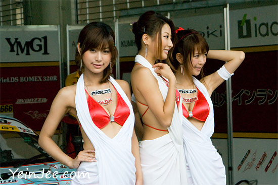 Japanese race queens Megumi Eda, Aika Matsumoto and Emi Ochiai