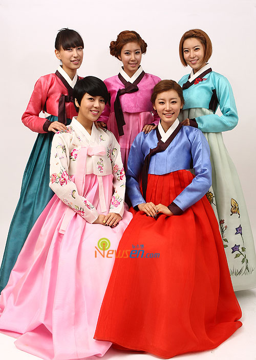 Korean pop group LPG in Hanbok for Chuseok