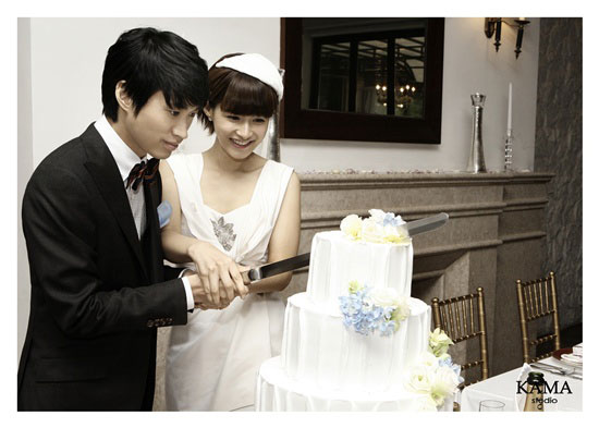 Korean stars Tablo and Kang Hye-jung wedding photos