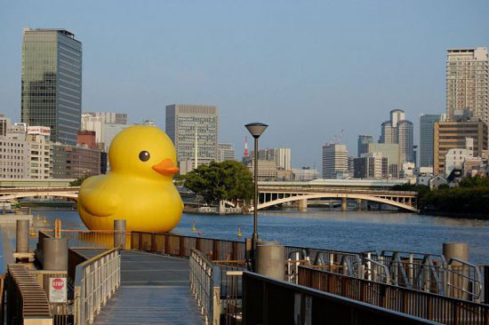 Suito Osaka Rubber Duck Project, Japan