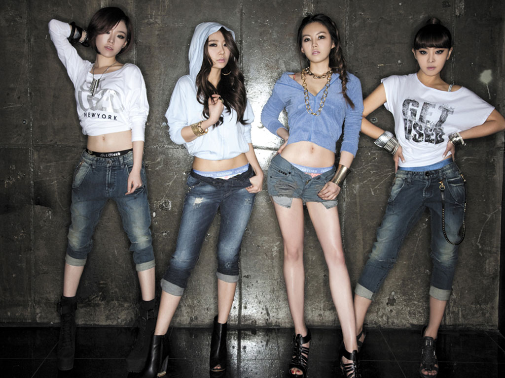 Korean pop group Brown Eyed Girls for Get Used jeans wallpaper