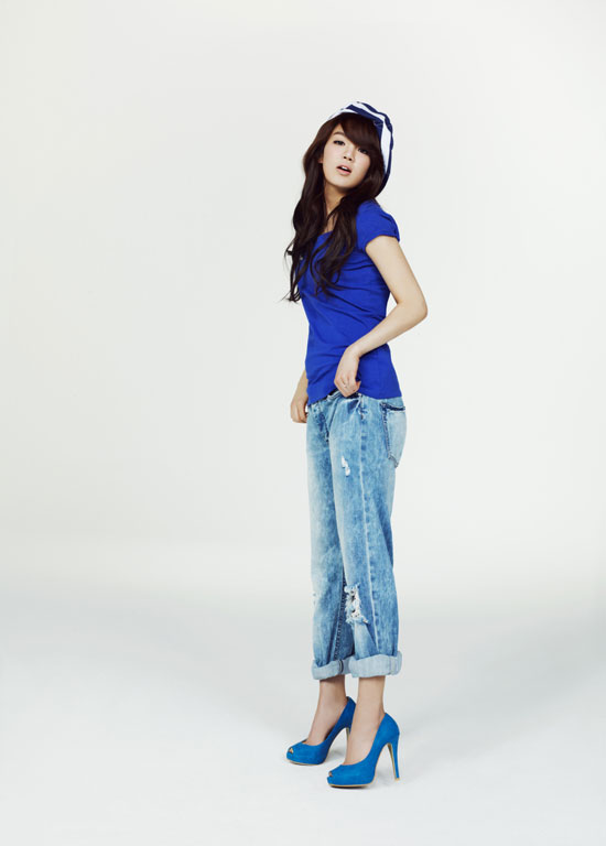 SNSD HyoYeon for SPAO Star Jeans