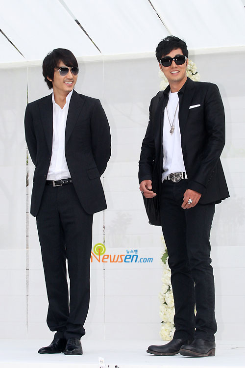 Song Seung-hun and So Ji-sub at Jang Dong-gun wedding