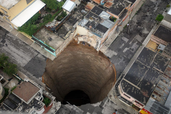 Guatemala sinkhole, giant crater caused by Tropical Storm Agatha