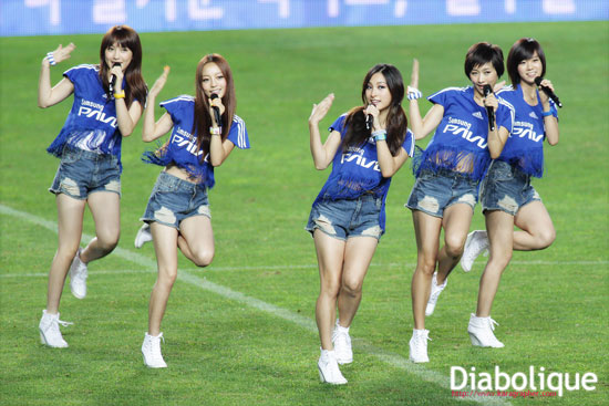 KARA performed at Suwon football match