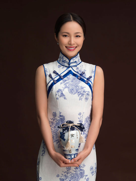 Jiang Yiyan in traditional Chinese qipao dress