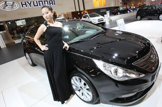 Hyundai Sonata at Abu Dhabi International Motor Show 2010