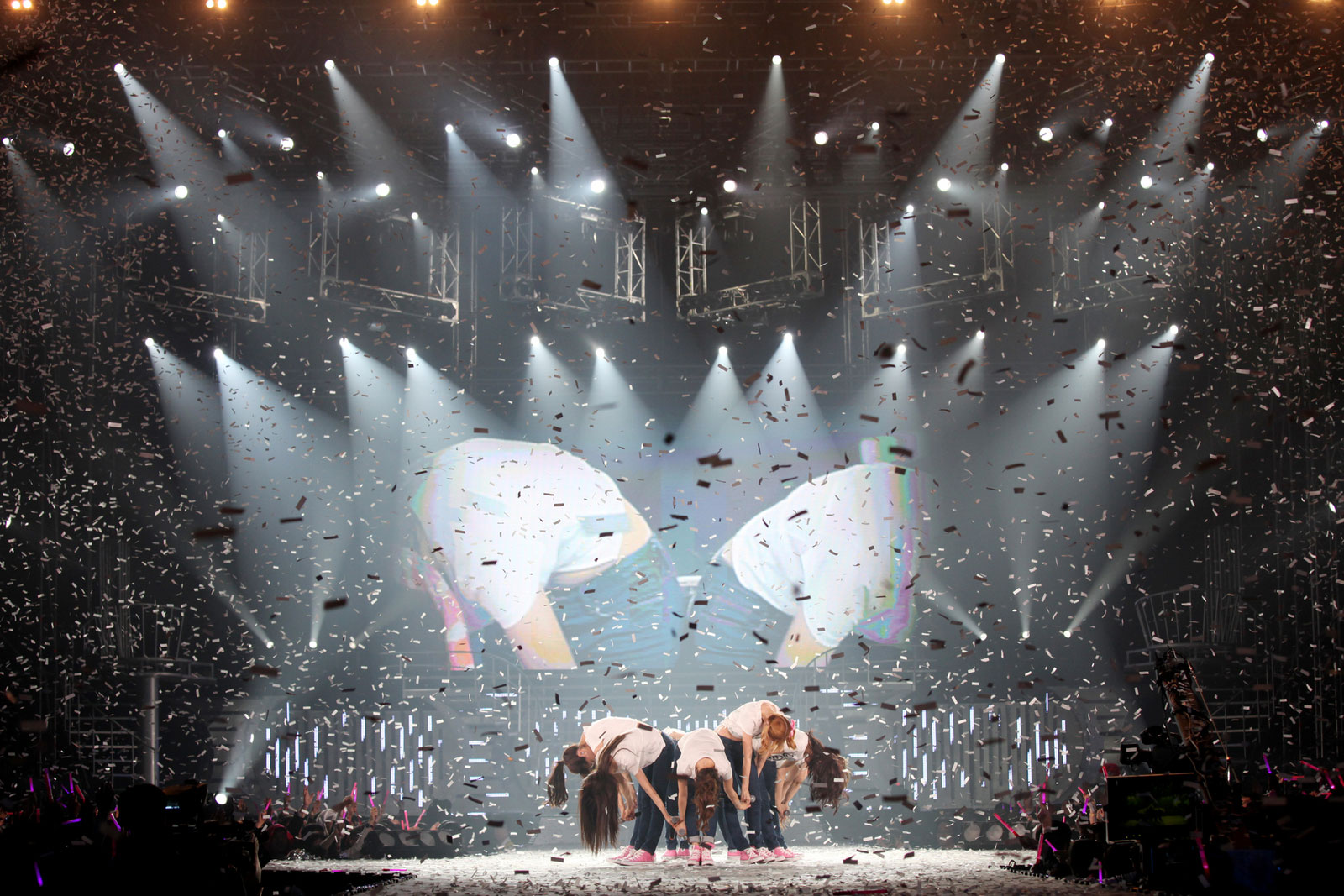 Girls Generation Into The New World concert