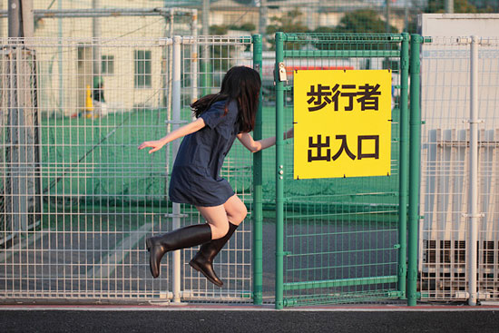 Natsumi Hayashi levitation photography