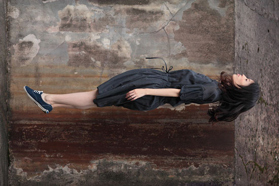 Natsumi Hayashi levitation photography