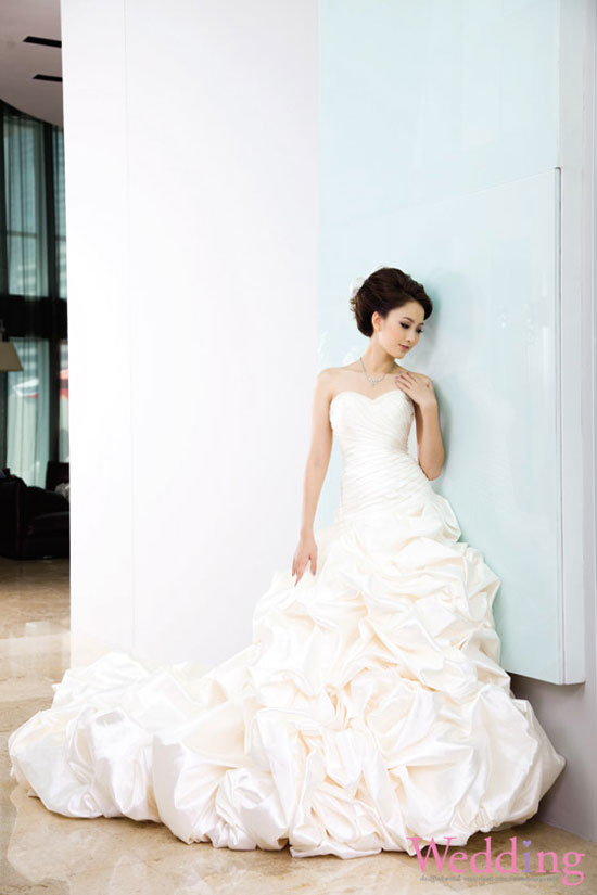 Thai actress Taew in wedding dress