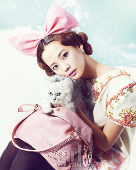 Yoon Seung-ah Vogue Girl Pink Wings 2011