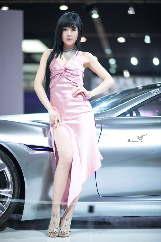 Hwang Mi Hee Seoul Motor Show 2011