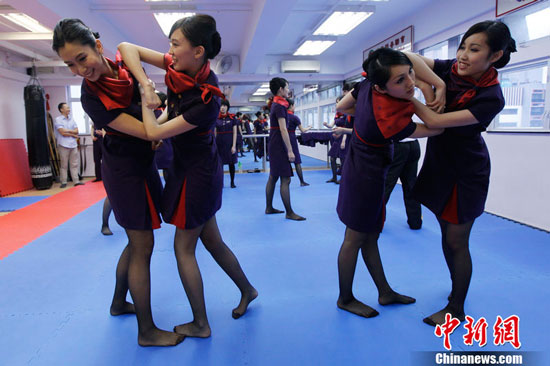 Hong Kong air stewardess learn martial arts