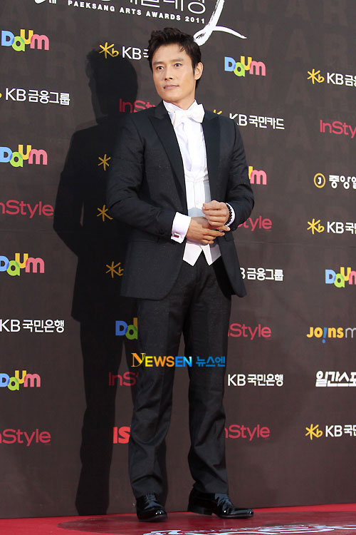 Lee Byung-hun Baeksang Awards 2011