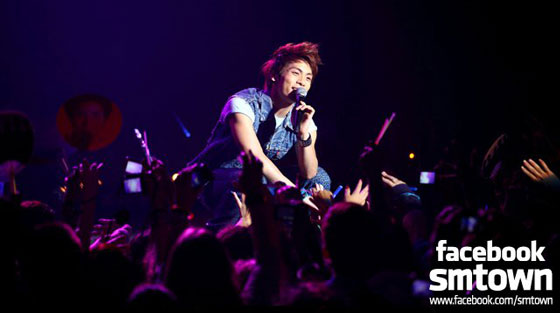 SHINee Jonghyun at SMTown Live in Paris 2011