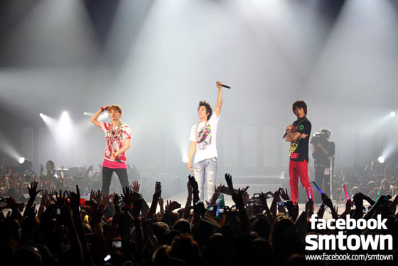 SHINee at SMTown Live in Paris 2011