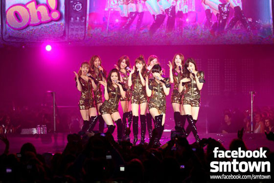 Girls Generation at SMTown Live in Paris 2011