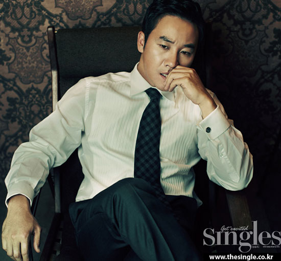 Korean actor Uhm Tae-woong Singles Magazine