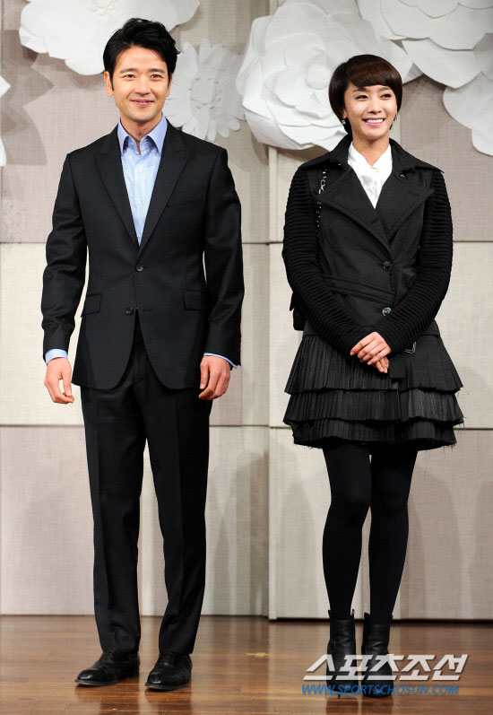Bae Soo-bin and Park Jung-ah at Ko Soo wedding