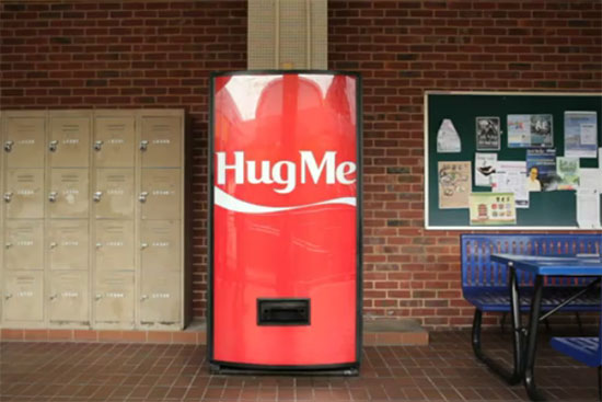 Coca Cola hug machine at NUS, Singapore