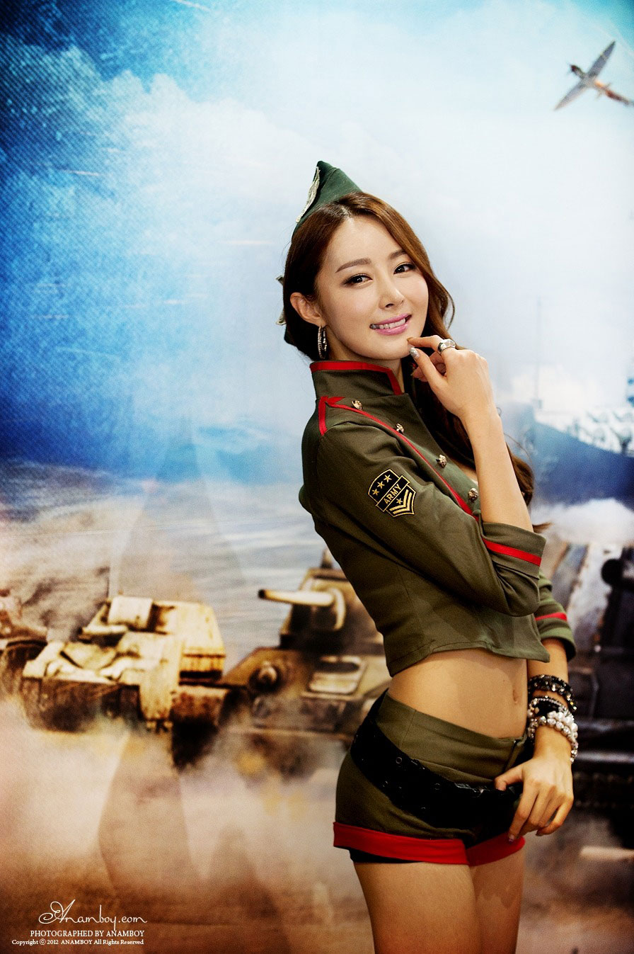 Eun Bin G-STAR Korea 2012 World of Tanks