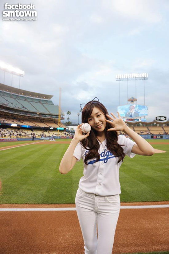 SNSD Tiffany Los Angeles Dodgers