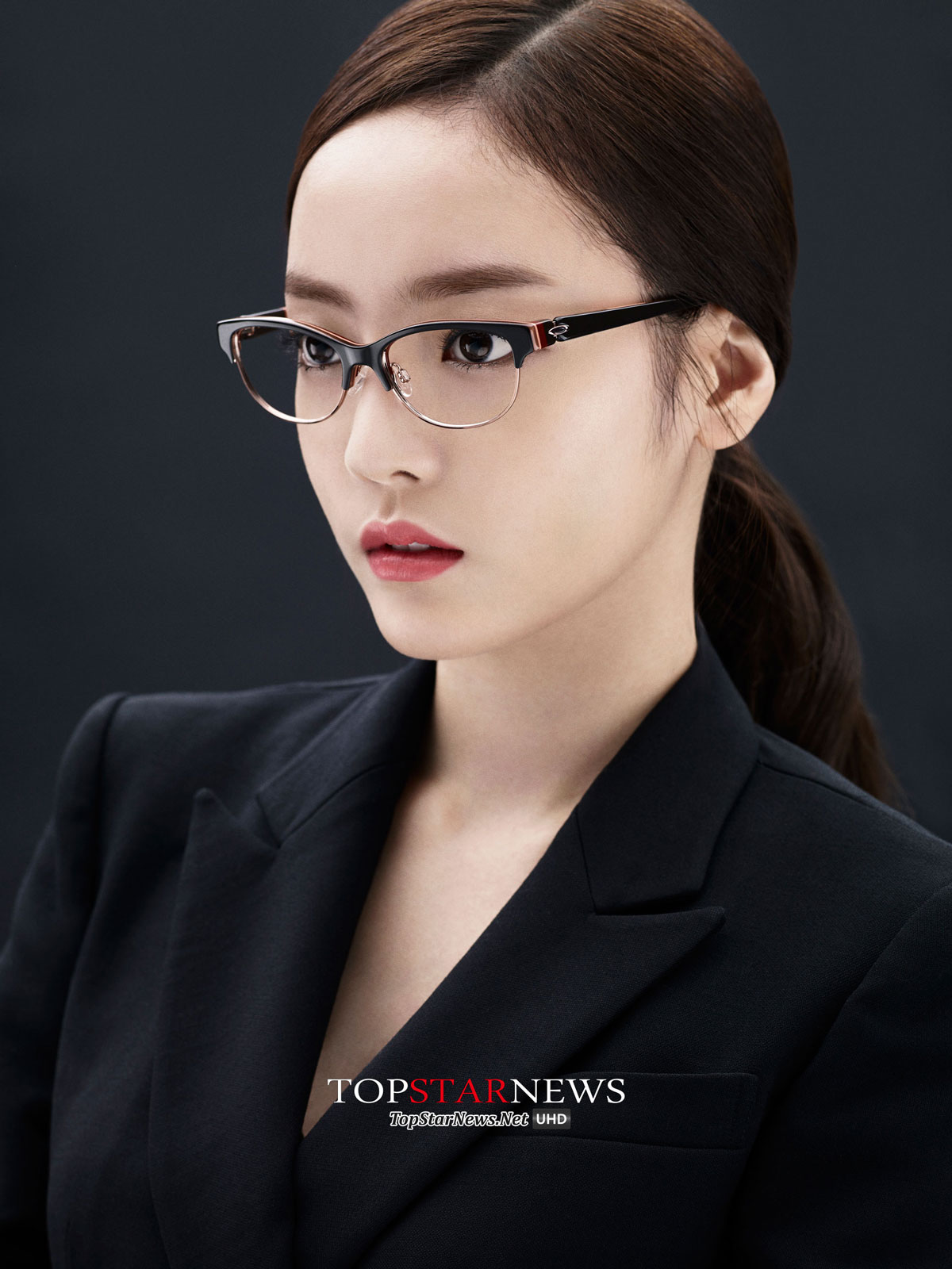 Goo Hara Korean Oakley sunglasses